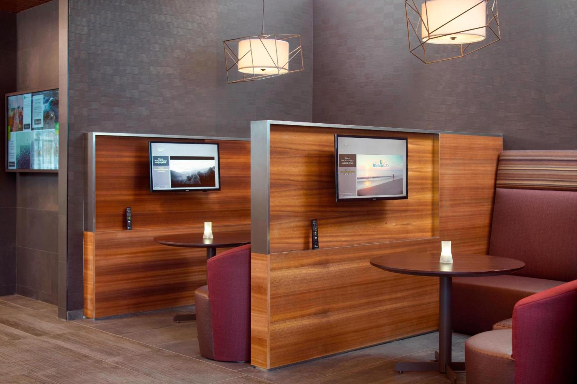 Courtyard By Marriott Lagrange Hotell Eksteriør bilde